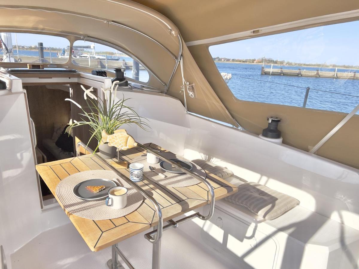 Hausboot Segelyacht Nui Burgtiefe auf Fehmarn Exterior foto